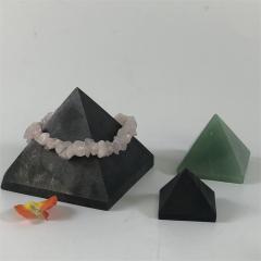 pirámide de shungit negro
