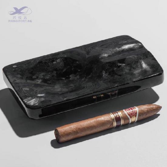 Cenicero de cigarro individual de piedra y mármol de lujo
    