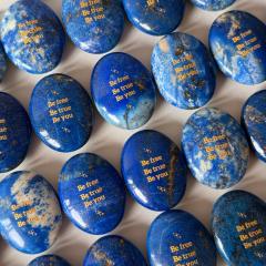 RF-Highly Polished Zen Garden-Inspired River Stone Pocket Wish and Worry Word Engraved Inspirational Stone for Home Decoration