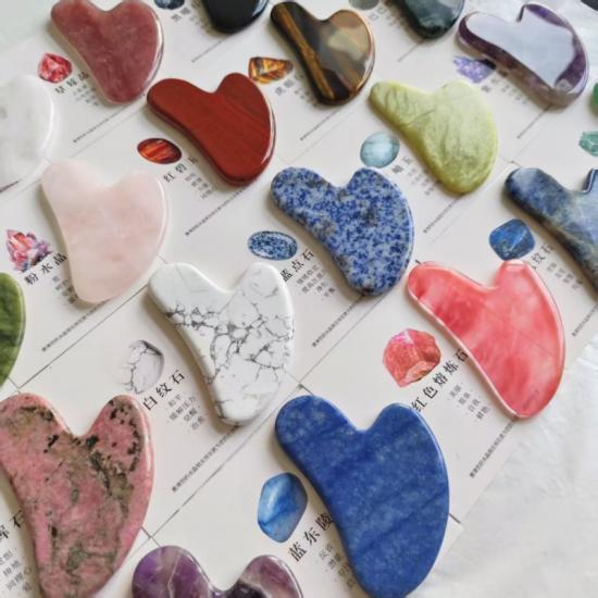Tabla de Gua Sha de cristal natural mixto en forma de corazón, herramienta de raspado Guasha de varias piedras con logotipo personalizado para masaje facial y corporal SPA
